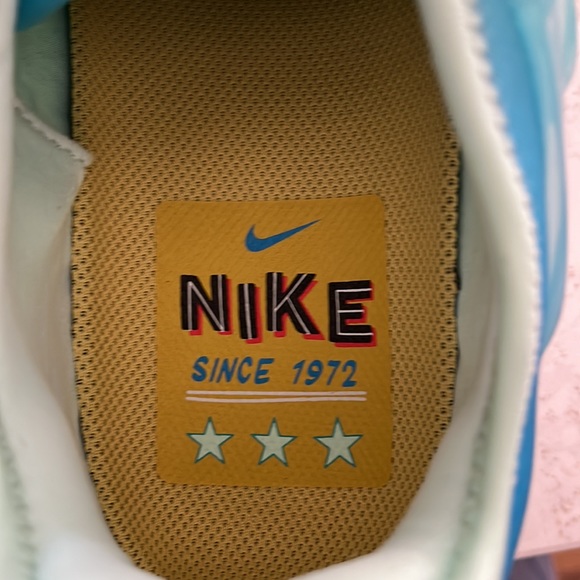 Brand new Nike Air Vapormax Plus. Size woman’s 10 - Picture 8 of 11